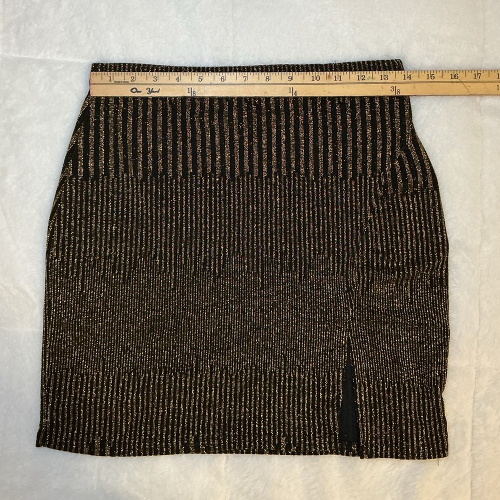 Windsor Black and Gold skirt and Long sleeve top set - Picture 7 of 9